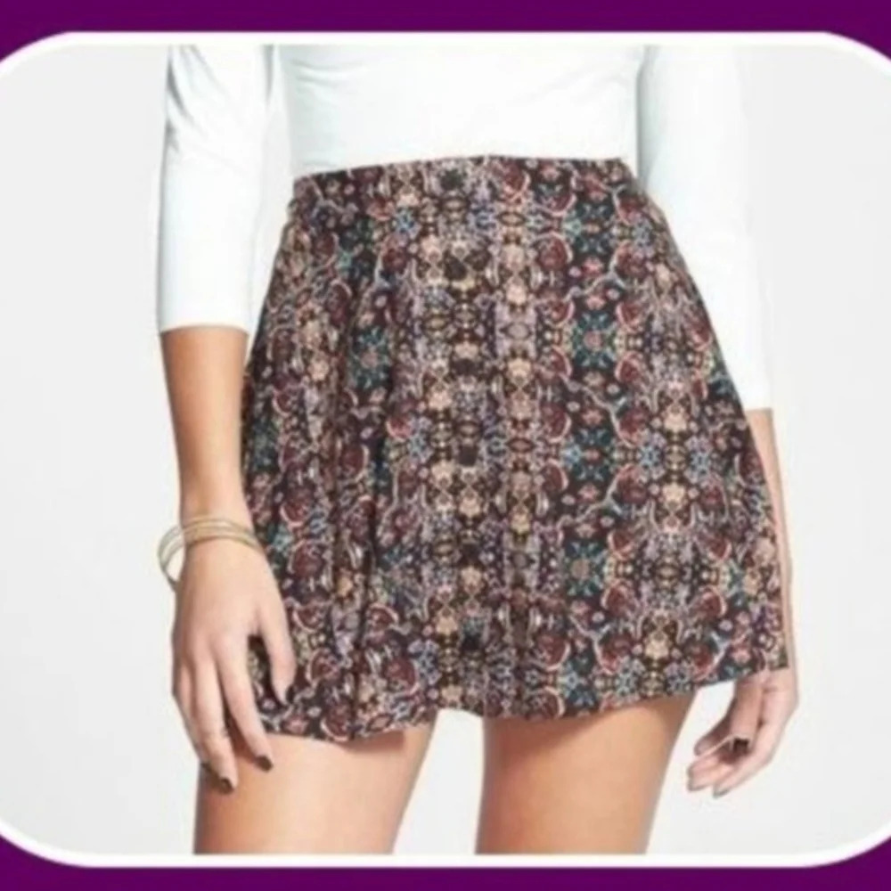 Lush floral mini skirt size L